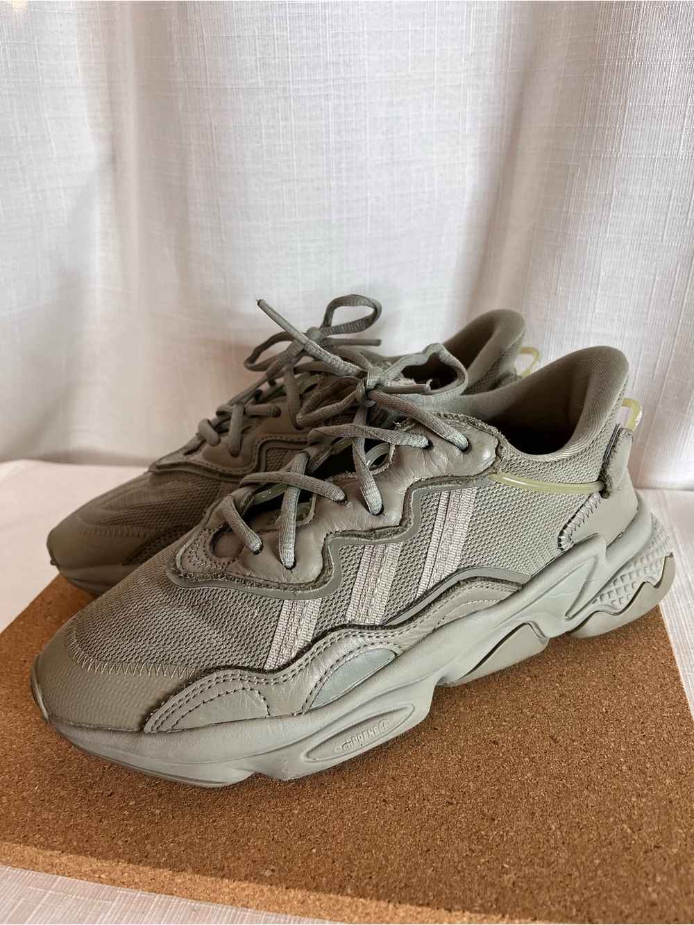 adidas Ozelia Olive Gray Chunky Sneakers Men’s 6 Women’s 7.5 Y2K